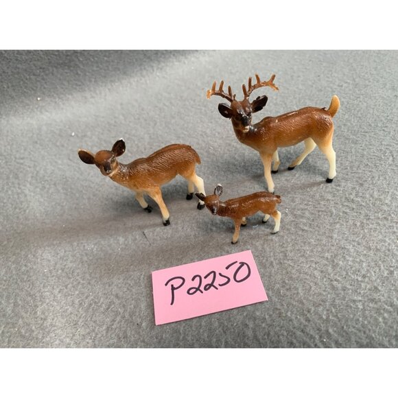 Vintage Plastic Deer Family Figurines Set 3 Collectible - Picture 7 of 7